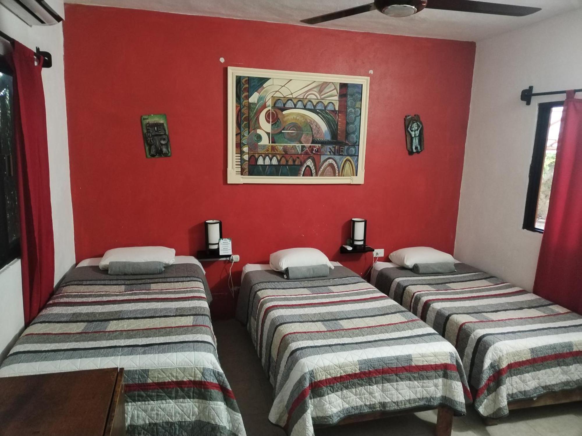 Hostel Casa Xtakay วัลลาโดลิด ภายนอก รูปภาพ